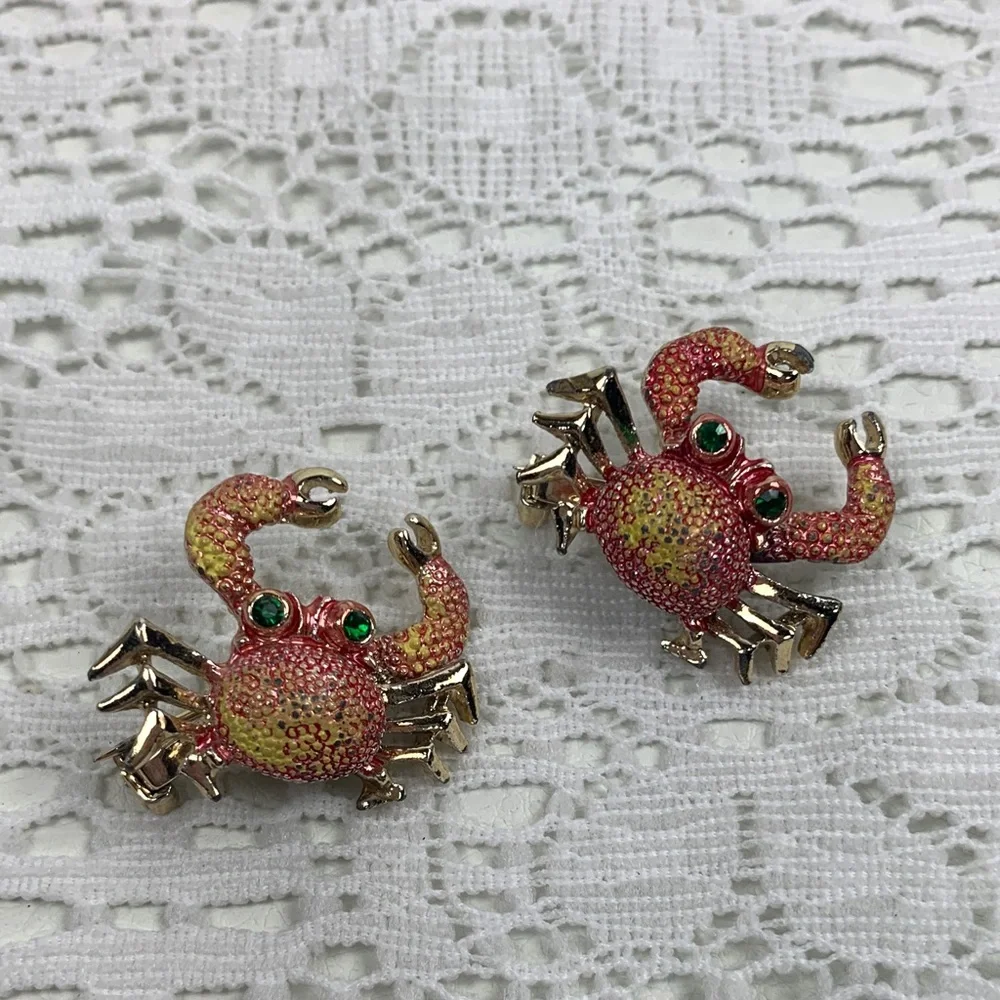 Vintage Colorful Crab pins brooches Pink Gold Mobile arms Green Eyes